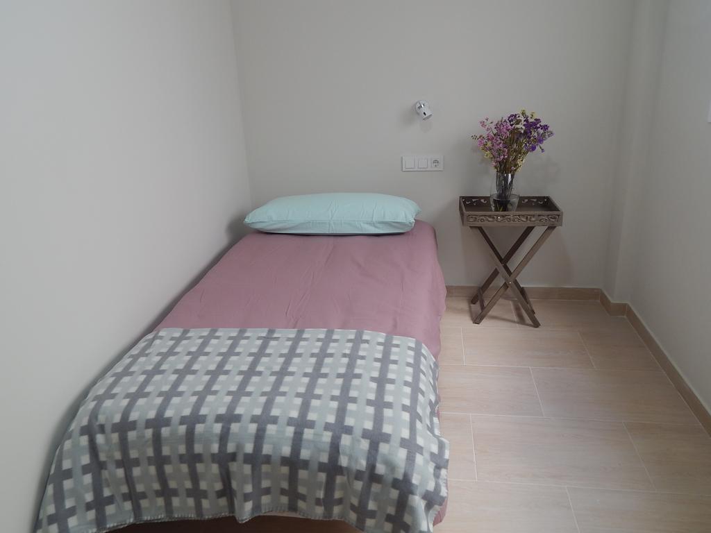 Apartamentos La Rosita Benidorm Room photo
